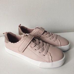 NWT Girls Powder Pink Sneakers